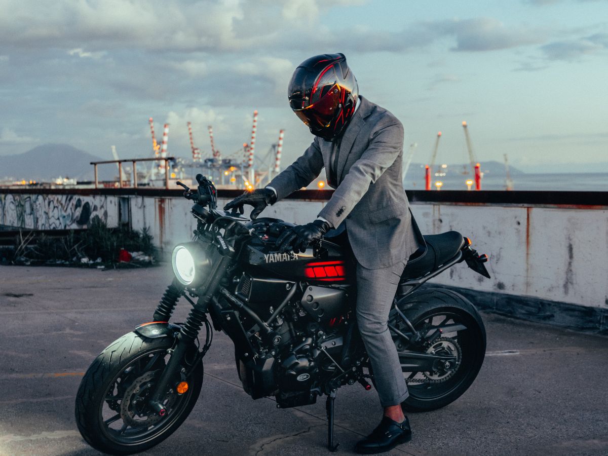 Écran de smartphone affichant un itinéraire alternatif sur une application GPS.