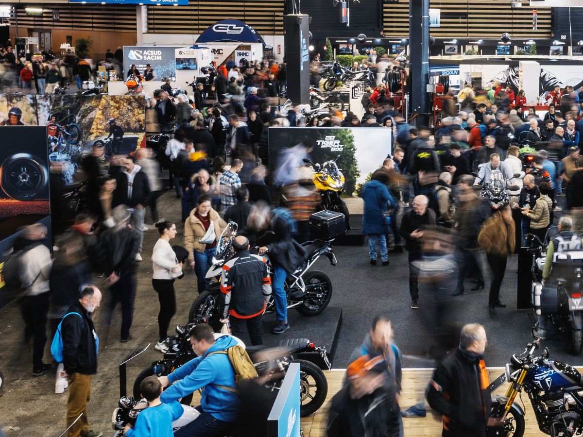 Le MINI-BOOST est né des retours des motards rencontrés au Salon du 2 Roues à Lyon. Une innovation pensée pour répondre à une vraie demande terrain.