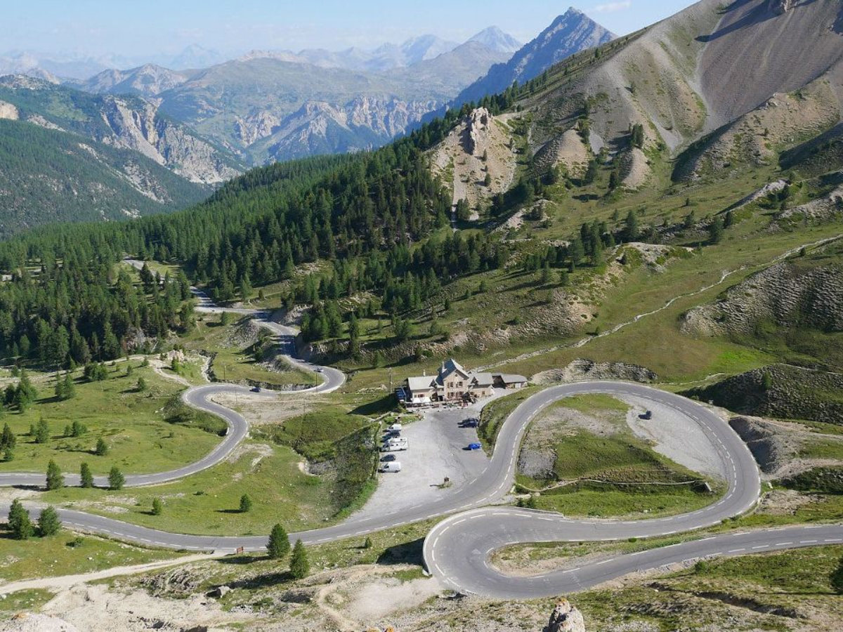 Route pour road trip en moto avec shapeheart