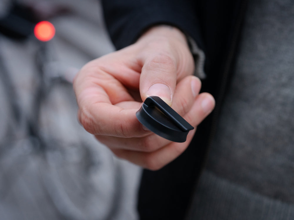 Supporto magnetico con clip VIOO per casco (luci non incluse)