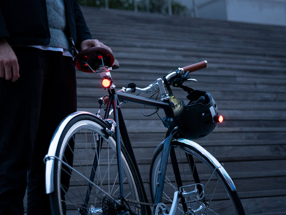 Supporto magnetico con clip VIOO per casco (luci non incluse)