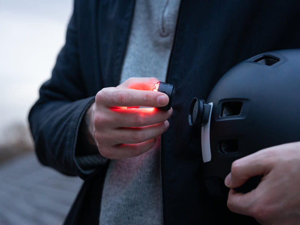 Supporto magnetico con clip VIOO per casco (luci non incluse)