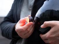 Supporto magnetico universale per casco (luci non incluse)