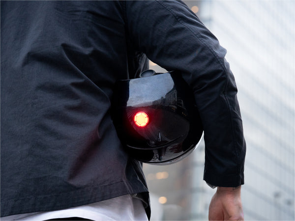 Supporto magnetico universale per casco (luci non incluse)